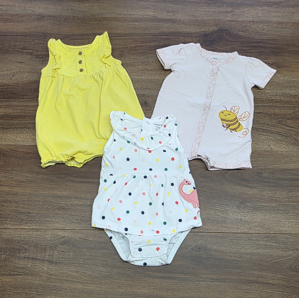 🐝Bundle of Baby Girl Rompers SIZE: 9 Months (see description)🦕